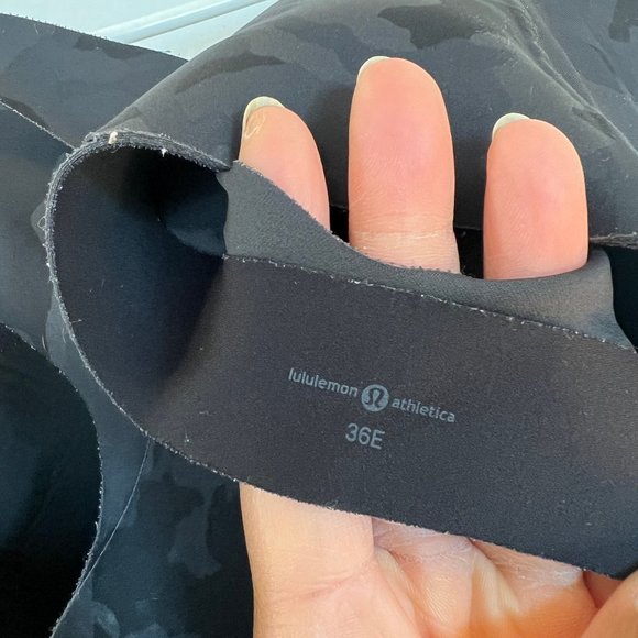 lululemon athletica Enlite Front-Zip Sports Bra 36E - Picture 3 of 9